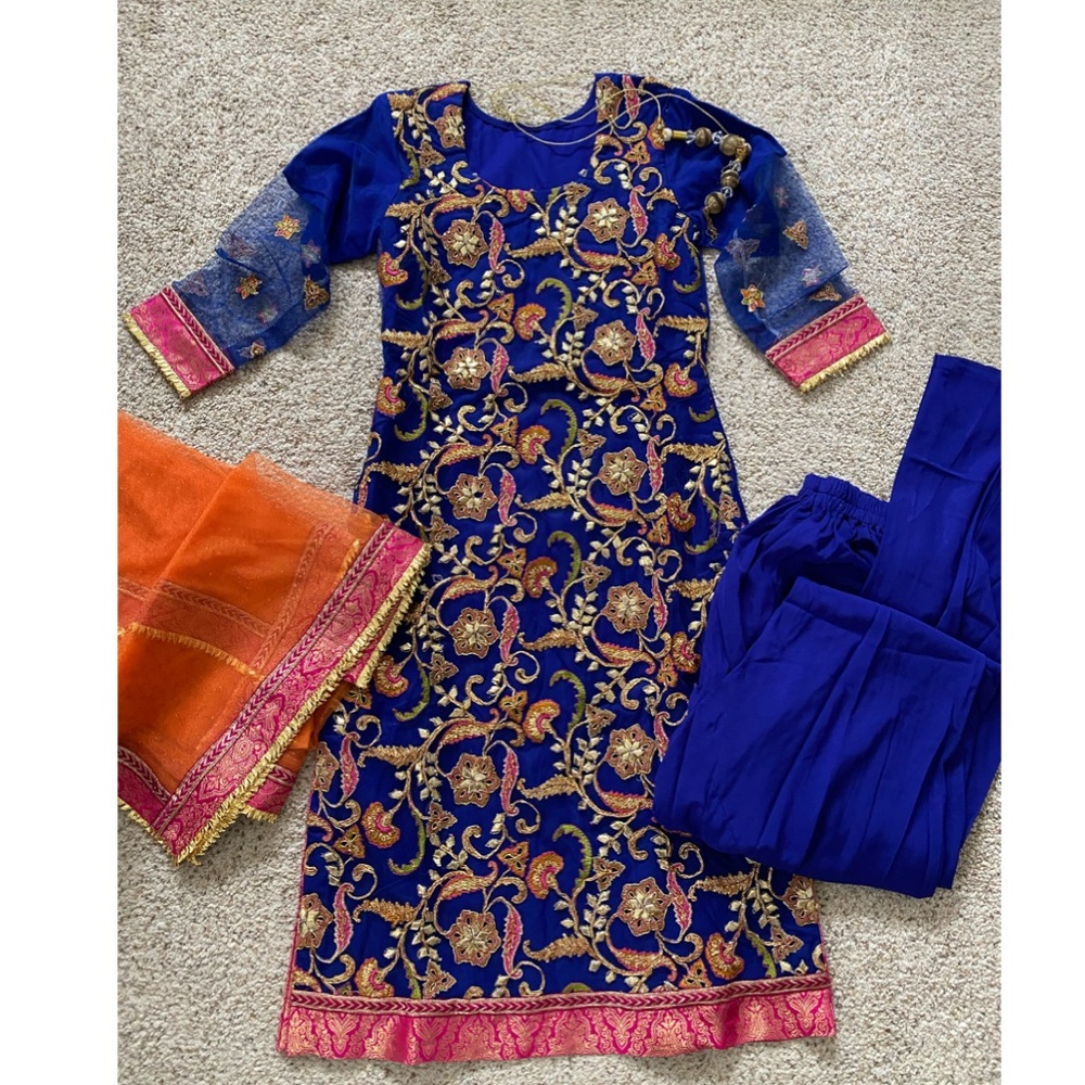 Pakistani/ Indian style 3 piece gotta work suit